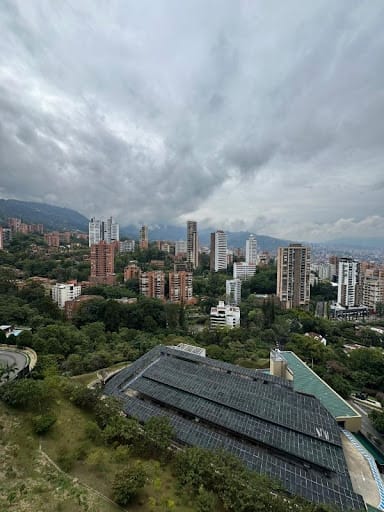 Apartamento de 3 alcobas en arriendo en Los Balsos, Medellín, 130 m² · foto 22 de 24