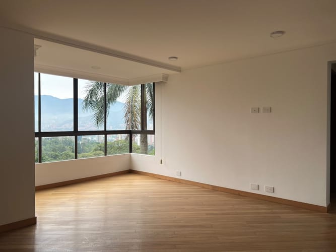 Apartamento de 3 alcobas en arriendo en Oviedo, Medellín, 210 m² · foto 15 de 19