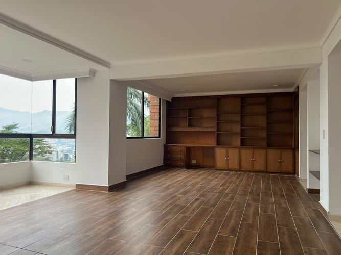Apartamento de 3 alcobas en arriendo en Oviedo, Medellín, 210 m² · foto 16 de 19