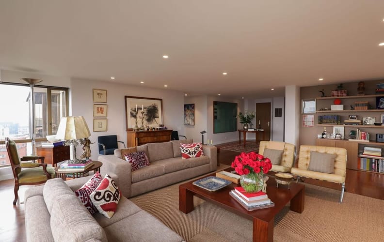 Apartamento de 3 alcobas en arriendo en El Nogal, Bogotá, 321 m² · foto 3 de 20