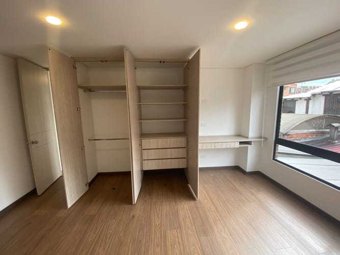 Apartamento de 1 alcoba en arriendo en Chicó Navarra, Bogotá, 56 m² · foto 11 de 18