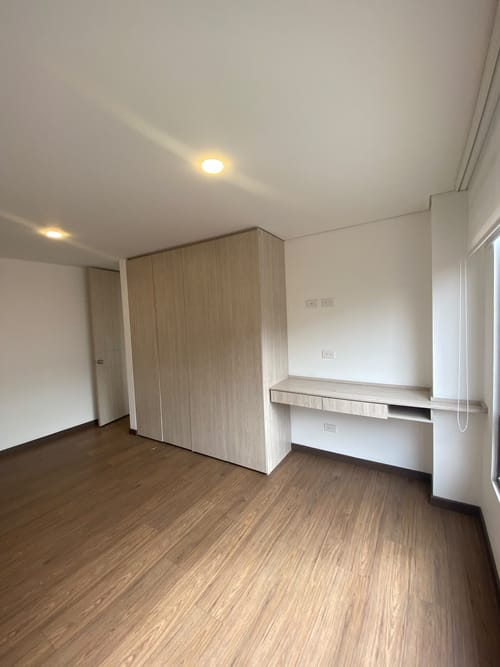 Apartamento de 1 alcoba en arriendo en Chicó Navarra, Bogotá, 56 m² · foto 9 de 18