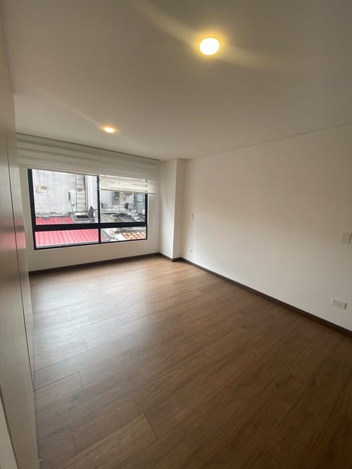 Apartamento de 1 alcoba en arriendo en Chicó Navarra, Bogotá, 56 m² · foto 5 de 18