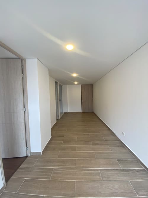 Apartamento de 1 alcoba en arriendo en Chicó Navarra, Bogotá, 56 m² · foto 2 de 18