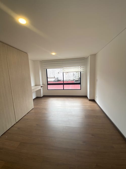 Apartamento de 1 alcoba en arriendo en Chicó Navarra, Bogotá, 56 m² · foto 7 de 18
