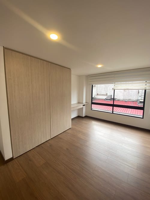 Apartamento de 1 alcoba en arriendo en Chicó Navarra, Bogotá, 56 m² · foto 6 de 18