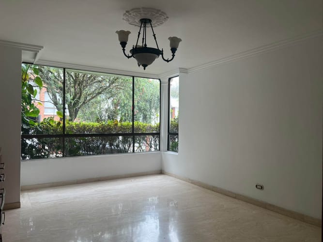Casa de 3 alcobas en arriendo en El Poblado, Medellín, 330 m² · foto 14 de 17