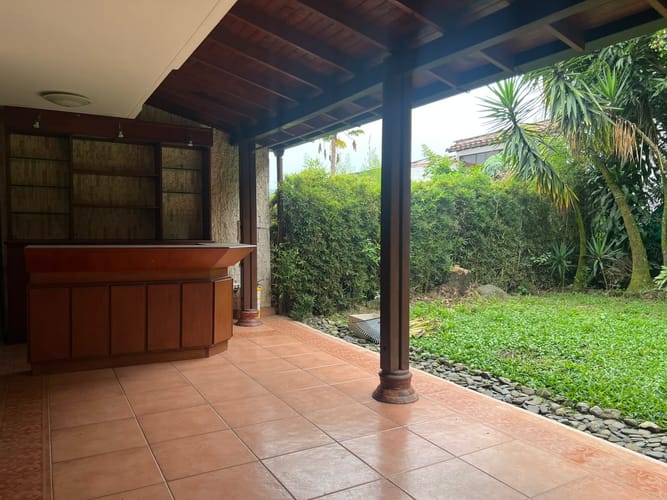 Casa de 3 alcobas en arriendo en El Poblado, Medellín, 330 m² · foto 12 de 17