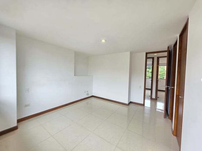 Apartamento de 3 alcobas en arriendo en Cumbres, Envigado, 95 m² · foto 10 de 24