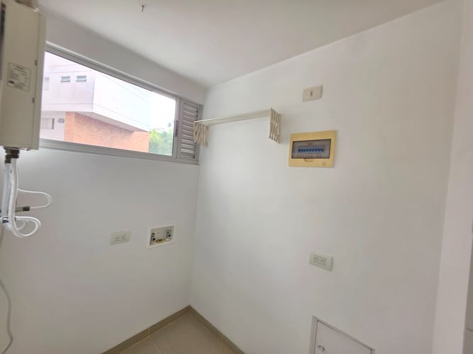 Apartamento de 3 alcobas en arriendo en Cumbres, Envigado, 95 m² · foto 15 de 24