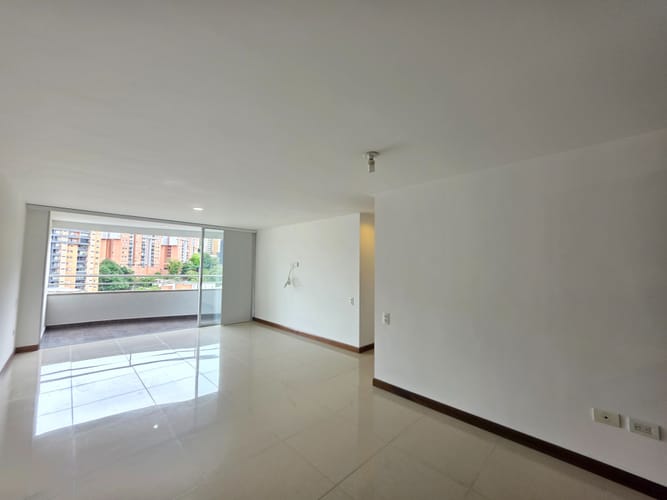 Apartamento de 3 alcobas en arriendo en Cumbres, Envigado, 95 m² · foto 17 de 24