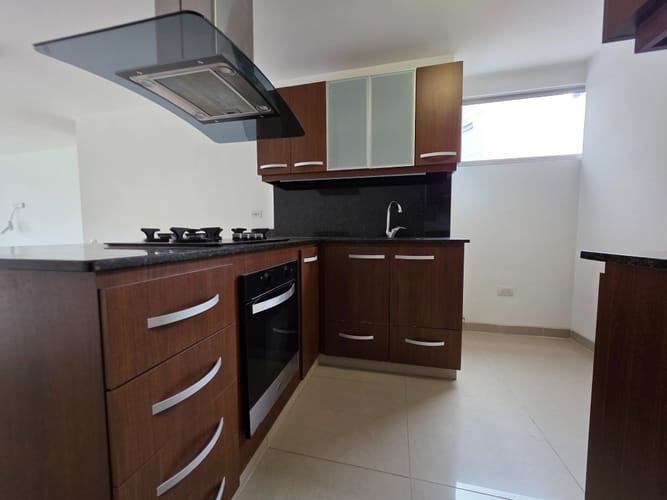 Apartamento de 3 alcobas en arriendo en Cumbres, Envigado, 95 m² · foto 13 de 24