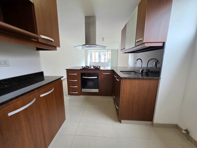 Apartamento de 3 alcobas en arriendo en Cumbres, Envigado, 95 m² · foto 7 de 24