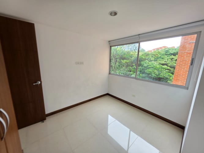 Apartamento de 3 alcobas en arriendo en Cumbres, Envigado, 95 m² · foto 23 de 24