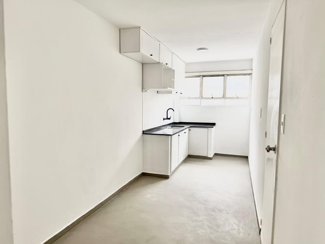 Apartamento 2 Dormitorios al frente, reciclado, con terraza y garage Minas y 18 de Julio · Foto 5