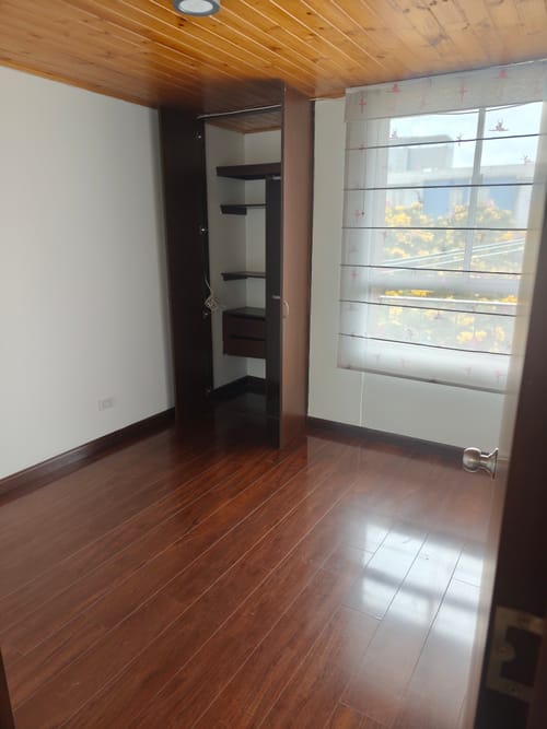 Apartamento de 2 alcobas en arriendo en Engativá, Bogotá, 49 m² · foto 2 de 7
