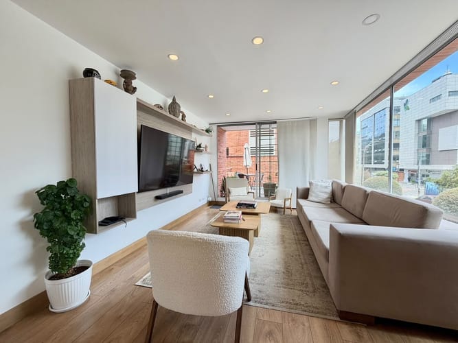Apartamento de 3 alcobas en venta en La Calleja, Bogotá, 137 m² · foto 4 de 17