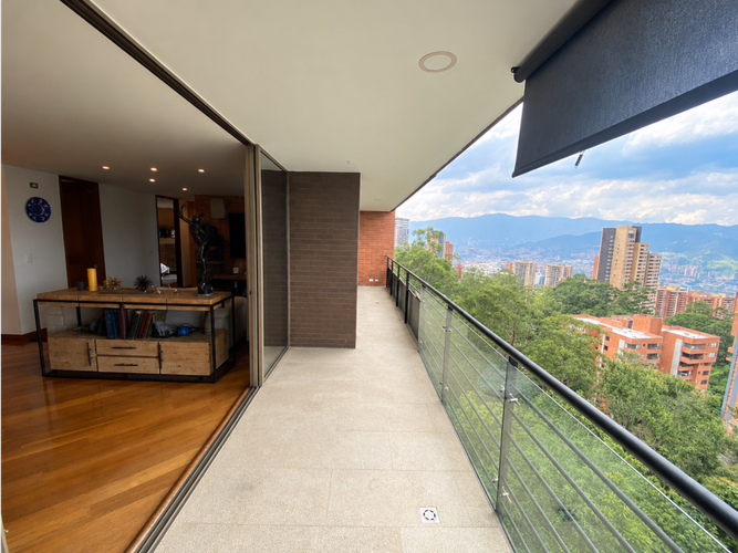 Apartamento de 2 alcobas en venta en Transversal Superior, Medellín, 118 m² · foto 1 de 16