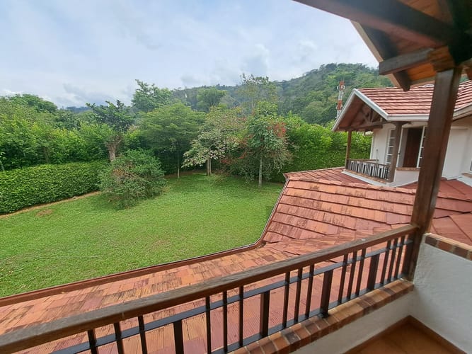 Casa de 5 alcobas en venta en Cn. Terrazas De Mezuli, Piedecuesta, 333 m² · foto 5 de 8
