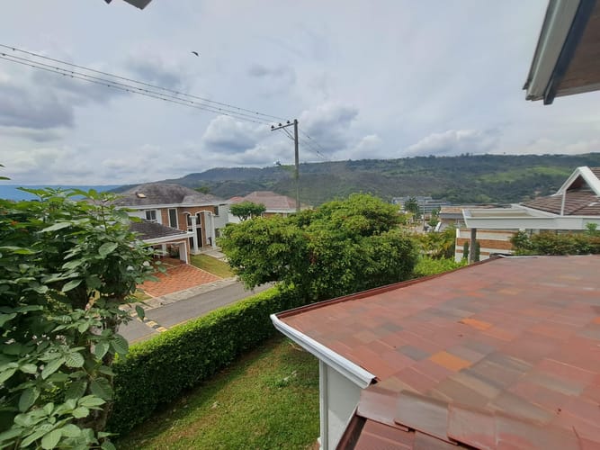 Casa de 5 alcobas en venta en Cn. Terrazas De Mezuli, Piedecuesta, 333 m² · foto 6 de 8