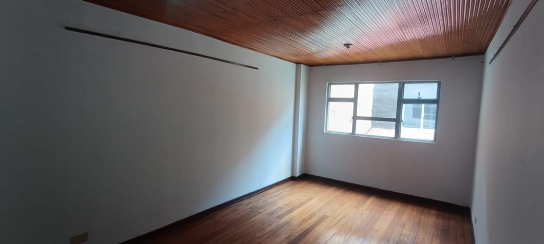 Casa de 11 alcobas en venta en Engativá, Bogotá, 460 m² · foto 9 de 21