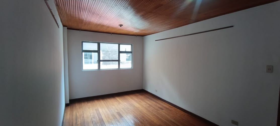 Casa de 11 alcobas en venta en Engativá, Bogotá, 460 m² · foto 11 de 21