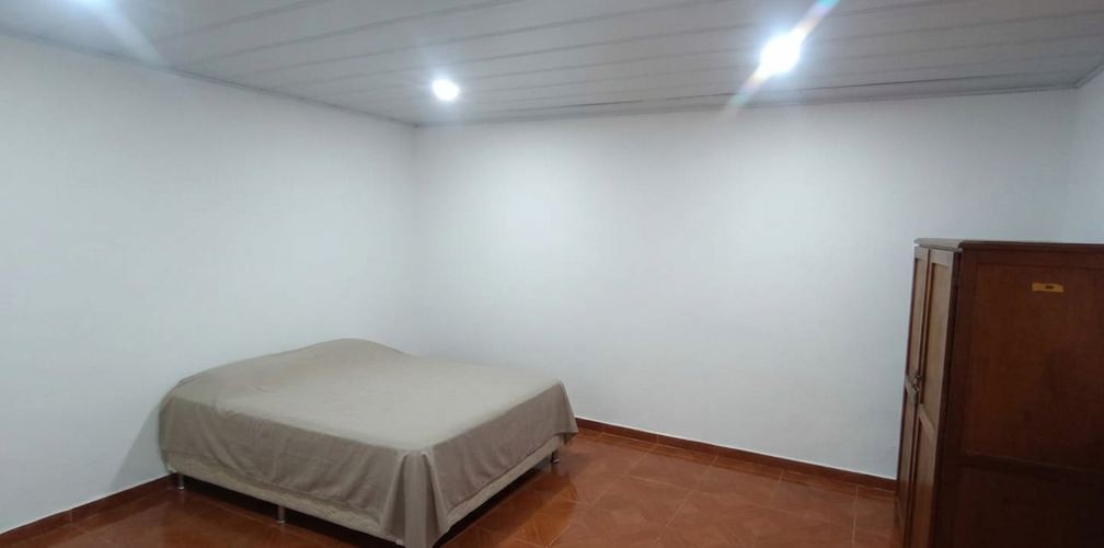 Casa de 11 alcobas en venta en Engativá, Bogotá, 460 m² · foto 13 de 21