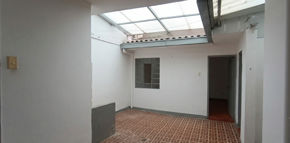 Casa de 11 alcobas en venta en Engativá, Bogotá, 460 m² · foto 14 de 21