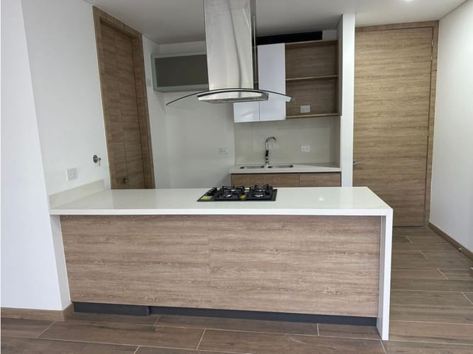 Apartamento de 3 alcobas en venta en Escobero, Medellín, 159 m² · foto 4 de 9