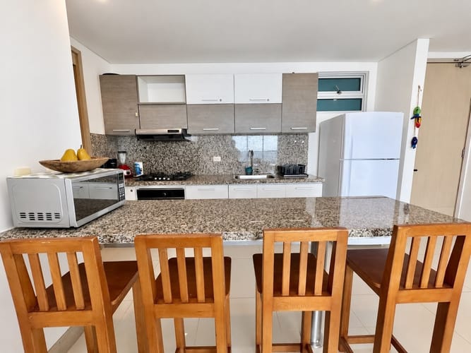 Apartamento de 2 alcobas en venta en Bocagrande, Cartagena, 87 m² · foto 4 de 11