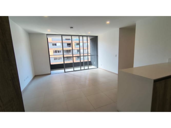 Apartamento de 3 alcobas en arriendo en Ciudad Del Río, Medellín, 93 m² · foto 3 de 17