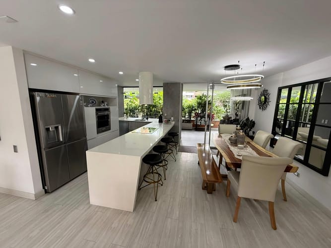 Apartamento de 4 alcobas en venta en Castropol, Medellín, 148 m² · foto 6 de 19
