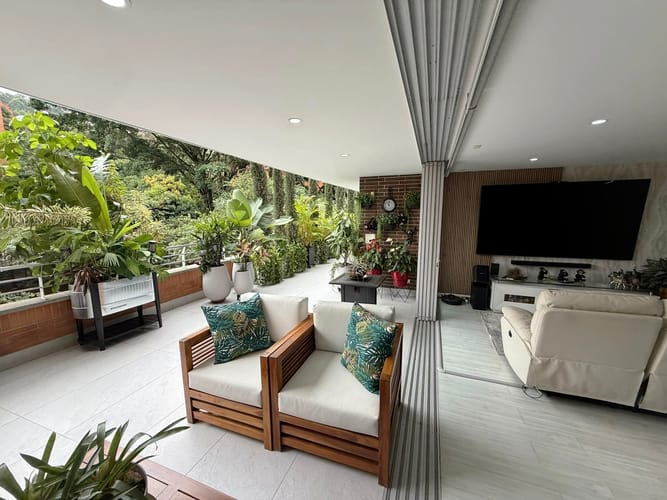 Apartamento de 4 alcobas en venta en Castropol, Medellín, 148 m² · foto 4 de 19