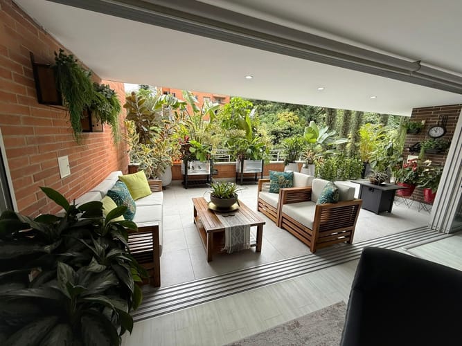 Apartamento de 4 alcobas en venta en Castropol, Medellín, 148 m² · foto 3 de 19