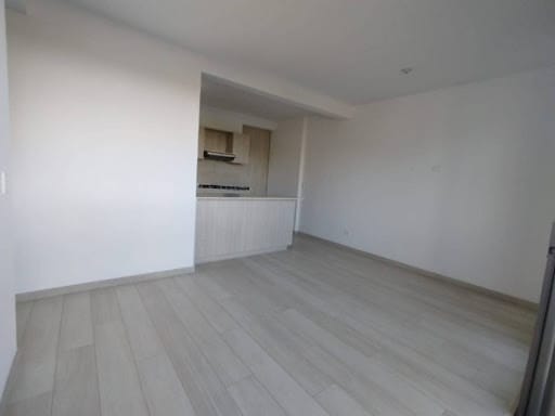 Apartamento de 2 alcobas en arriendo en Chipre, Rionegro, 58 m² · foto 3 de 14