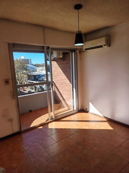 Alquiler Apartamento Dos Dormitorios Con Balcón En El Centro · Foto 4