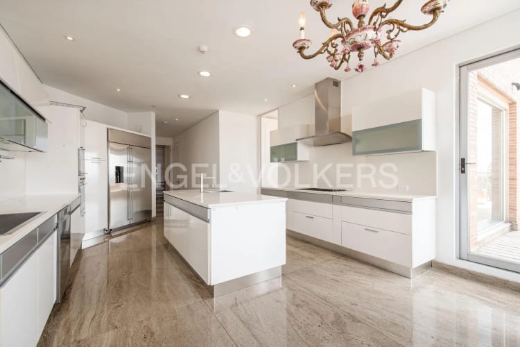 Apartamento de 4 alcobas en venta en Los Rosales, Bogotá, 553 m² · foto 10 de 24