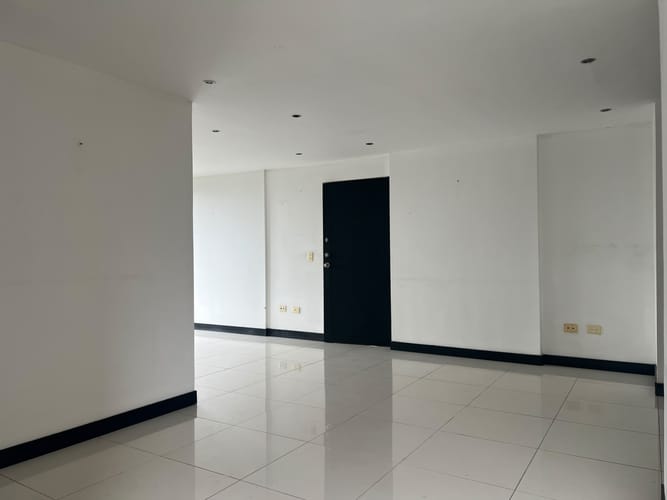 Apartamento de 2 alcobas en arriendo en El Poblado, Medellín, 78 m² · foto 8 de 14