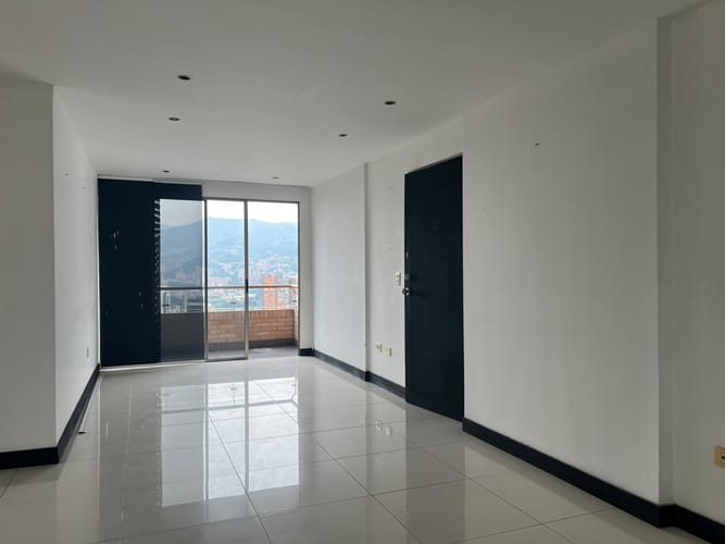 Apartamento de 2 alcobas en arriendo en El Poblado, Medellín, 78 m² · foto 2 de 14