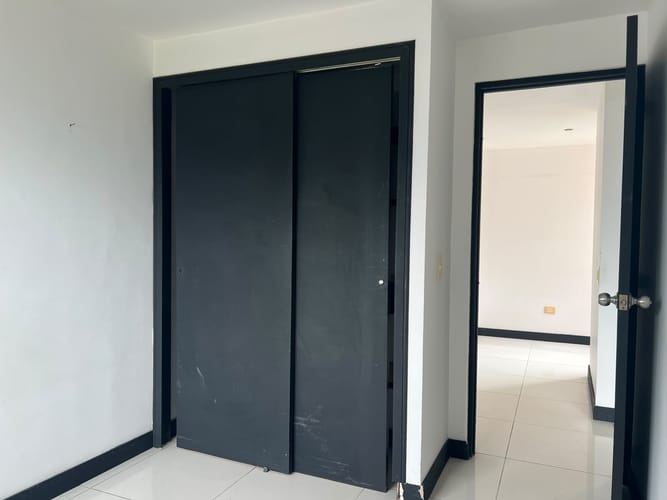 Apartamento de 2 alcobas en arriendo en El Poblado, Medellín, 78 m² · foto 10 de 14