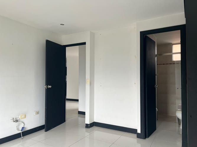 Apartamento de 2 alcobas en arriendo en El Poblado, Medellín, 78 m² · foto 12 de 14