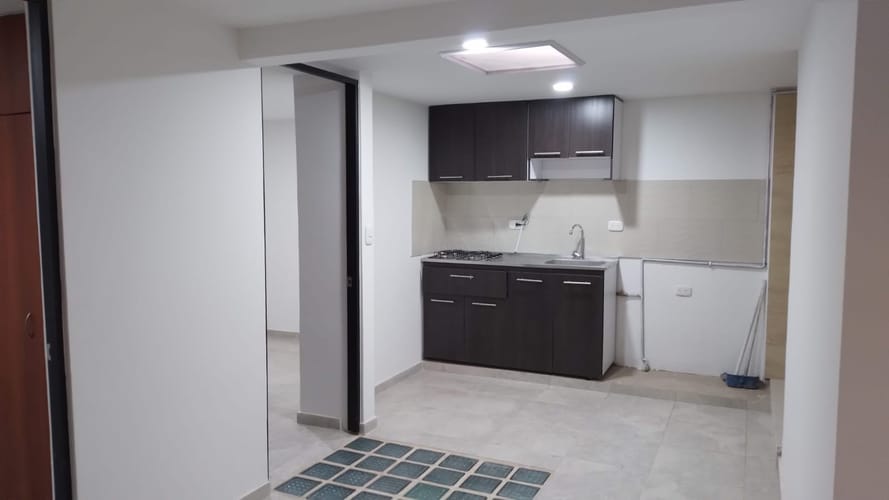 Casa de 6 alcobas en venta en Villa Nelly Los Alisos, Bogotá, 213 m² · foto 8 de 24