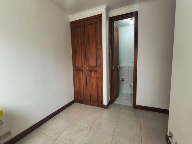 Apartamento de 4 alcobas en arriendo en El Poblado, Medellín, 260 m² · foto 5 de 20