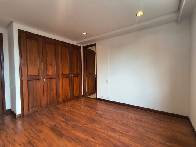 Apartamento de 4 alcobas en arriendo en El Poblado, Medellín, 260 m² · foto 11 de 20