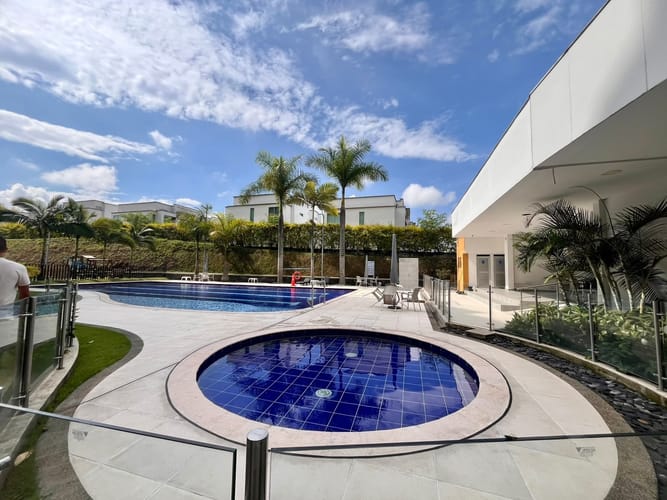 Apartamento de 2 alcobas en venta en Maraya, Pereira, 53 m² · foto 3 de 17