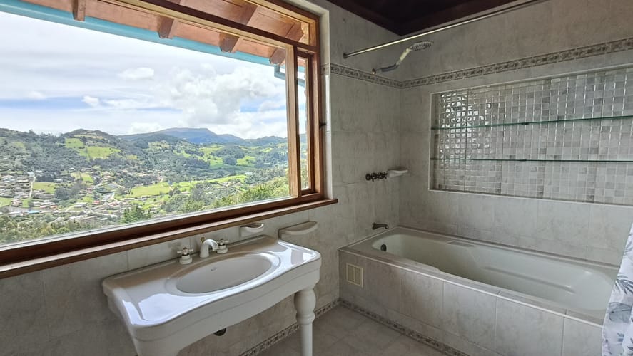 Casa de 3 alcobas en arriendo en Paramo I, Bogotá, 300 m² · foto 16 de 24
