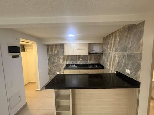 Apartamento de 3 alcobas en arriendo en Cabañas, Bello, 76 m² · foto 3 de 21