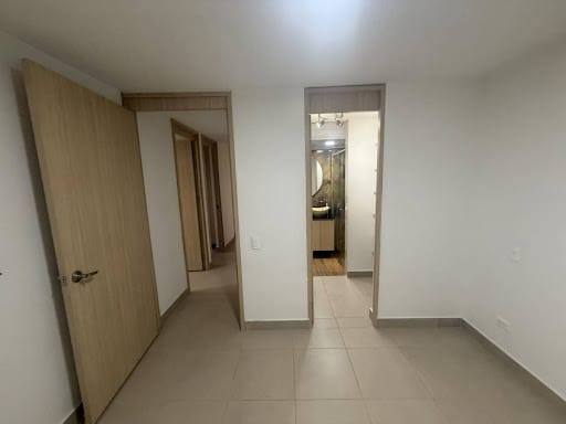 Apartamento de 3 alcobas en arriendo en Cabañas, Bello, 76 m² · foto 10 de 21