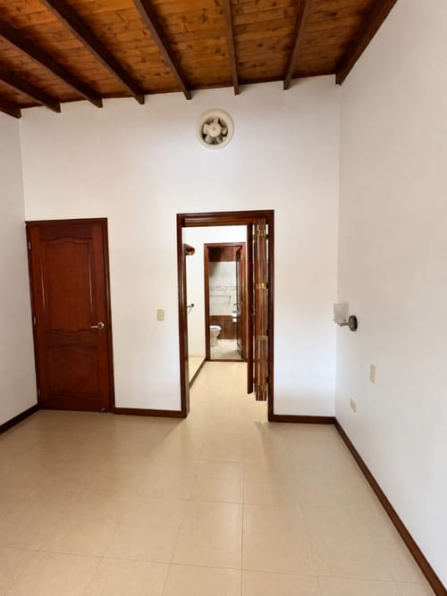 Casa de 3 alcobas en venta en Valle Del Lili, Cali, 127 m² · foto 11 de 24