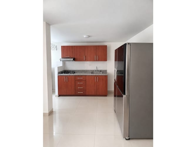 Apartamento de 3 alcobas en venta en Lorena, Medellín, 82 m² · foto 2 de 8